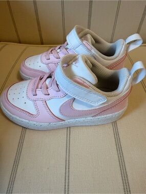 Nike Kids White and Light Pink Velcro Sneakers